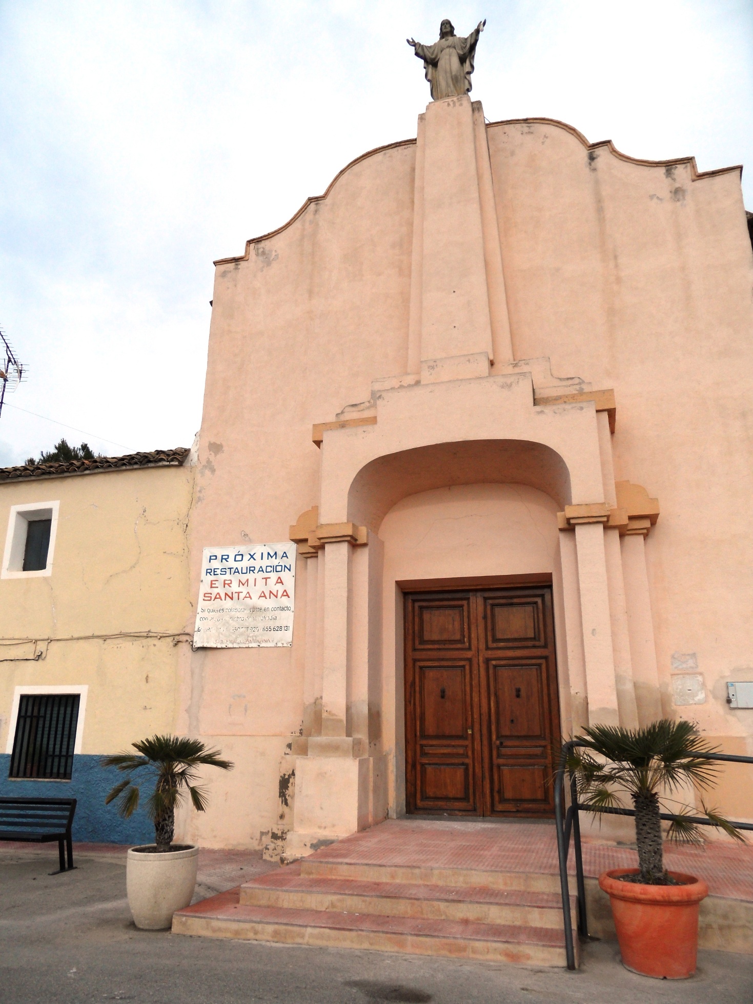 Ermita de Santa Ana, detalle.